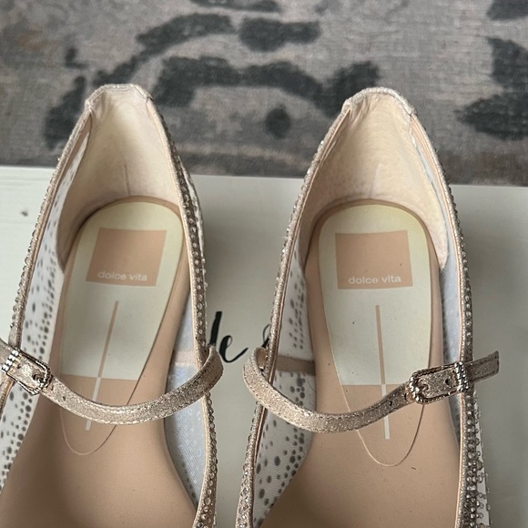 Dolce Vita Women's Glittering Tan Mary Jane Flats size 7 - Picture 8 of 8